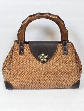 HandWoven Straw Tote Handbag Woodem Handles Brass Floral Accent Cottagecore